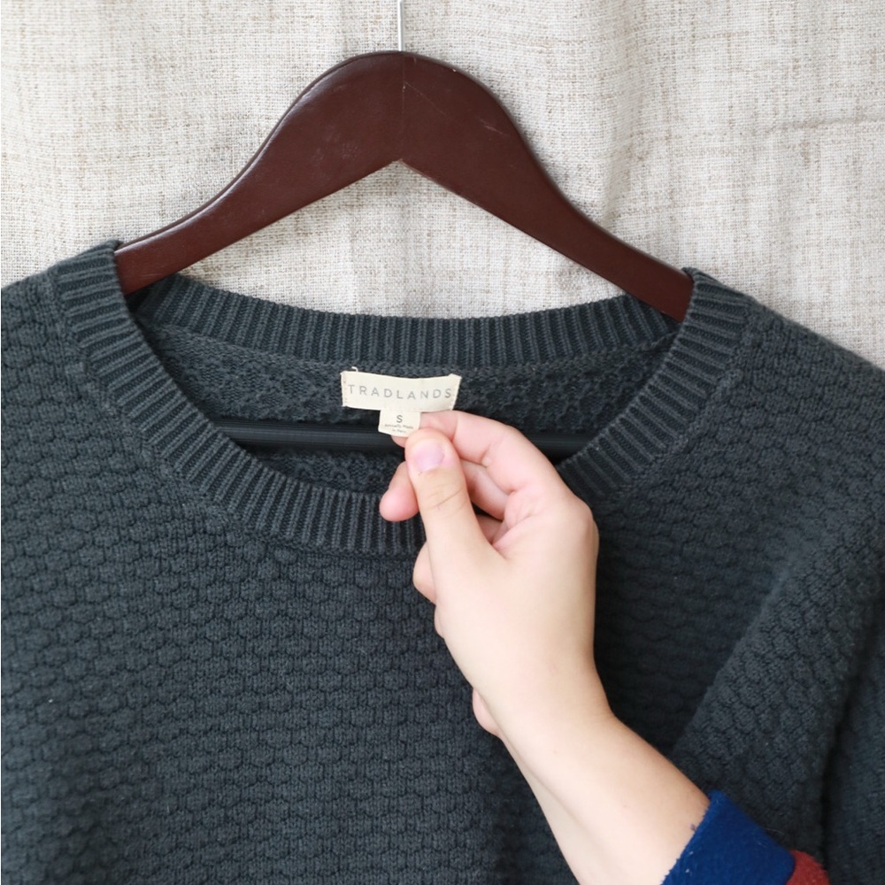 Tradlands Women's Dark Gray Crew Neck Sweater